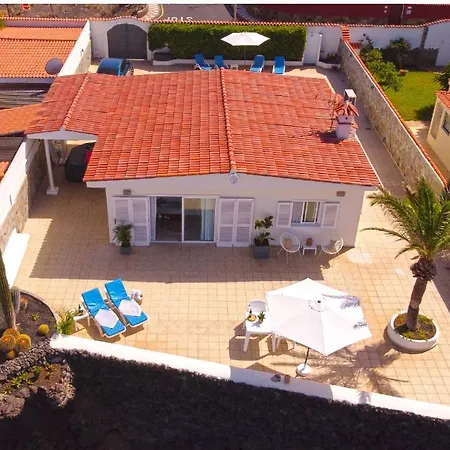 Βίλα Beachfront And Pool *