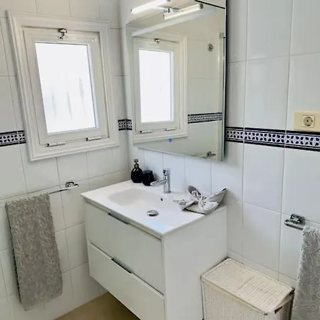 Beachfront And Pool Villa *