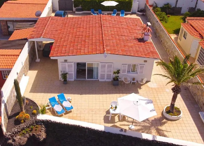 Villa Beachfront And Pool *