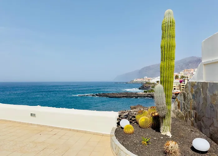 Beachfront And Pool Vila *