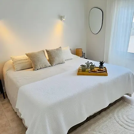 Beachfront And Pool 빌라 *