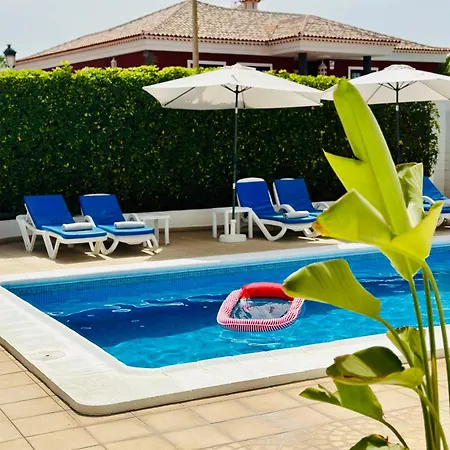 빌라 Beachfront And Pool
